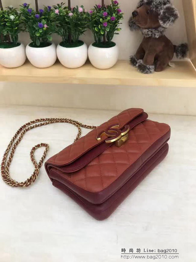 香奈兒CHANEL 57275 2018最新款小牛皮鏈條挎包 法國進口小羊皮配金色五金 DSC1543